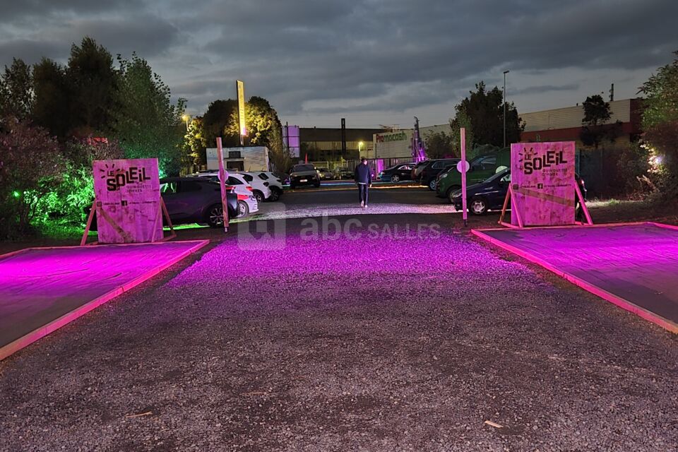 L'accès par le parking le soir