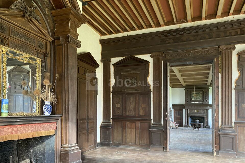 Salle avec piano