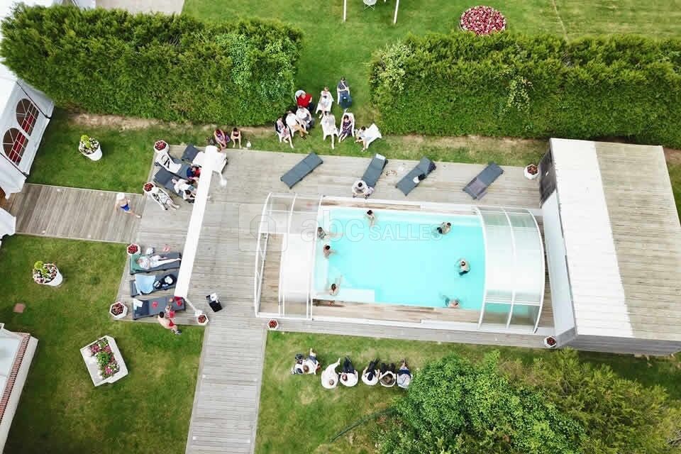 Piscine couverte chauffée