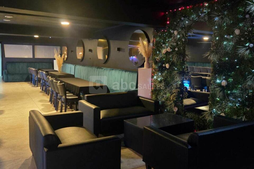 Elissa Lounge