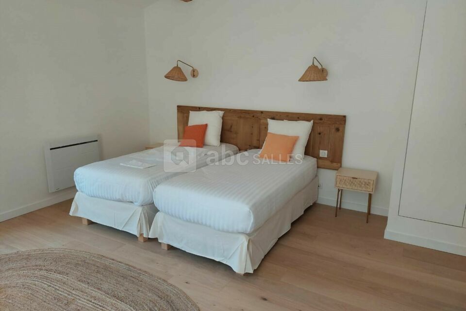 Possibilité de logement sur place Chambre double  lits jumeaux 90cms