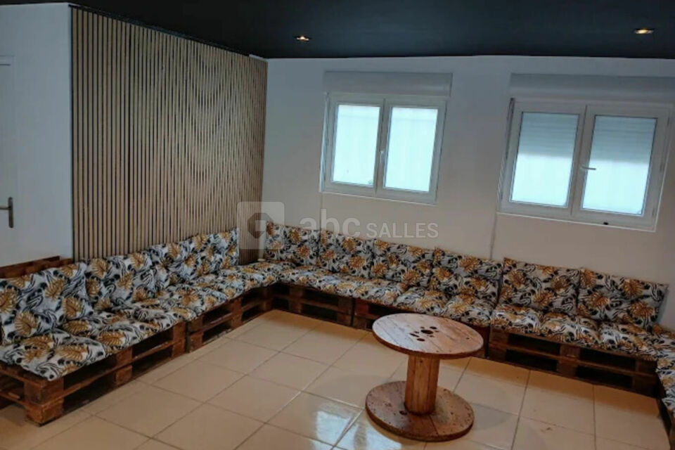 L&J Lounge