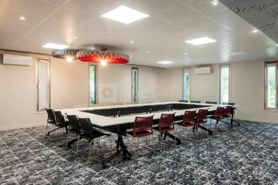 Ibis Lyon Est Bron