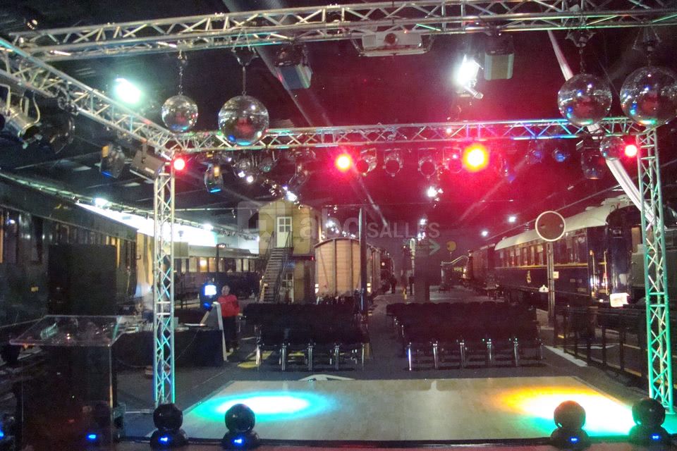 Scène et piste de danse