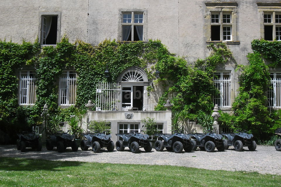 Quades au sud du Château