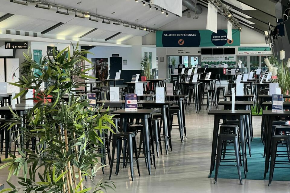 SALON DANS LE GRAND HALL