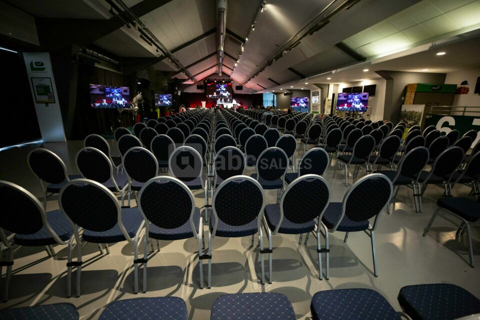 CONFERENCE DANS LE GRAND HALL